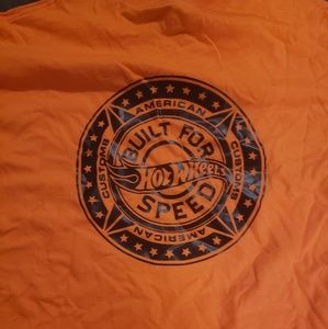 Gildan orange tshirt medium